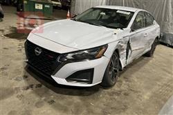 نيسان ألتيما